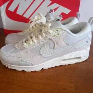 New NIKE Air Max 90 Futura SE women's 10